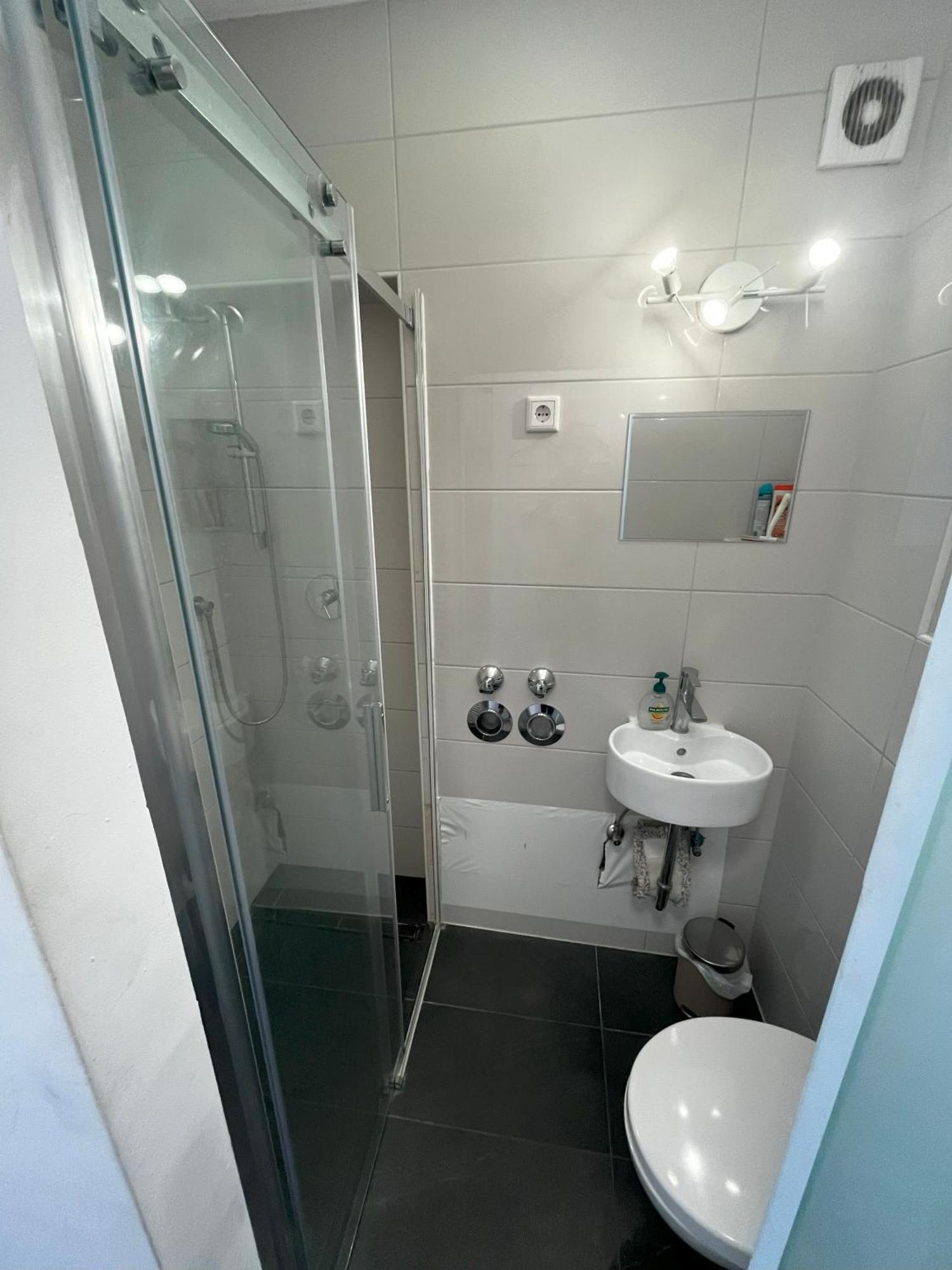 Stylish In Friesenplatz, Heart Of Apartamento *