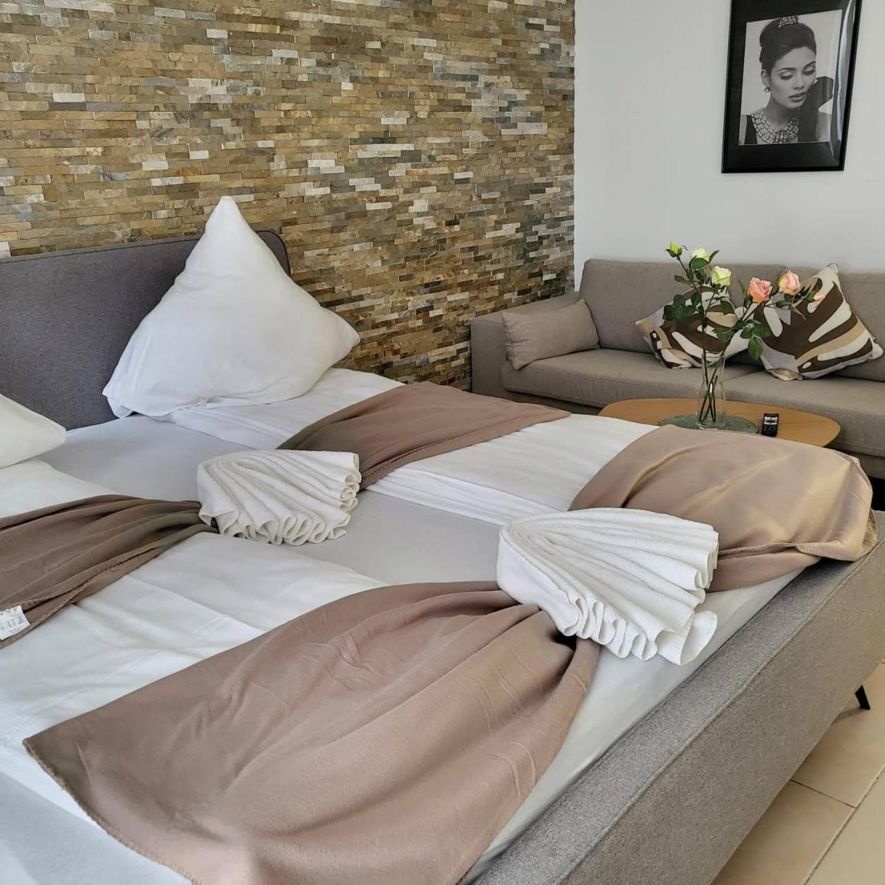 Apartamento Stylish In Friesenplatz, Heart Of